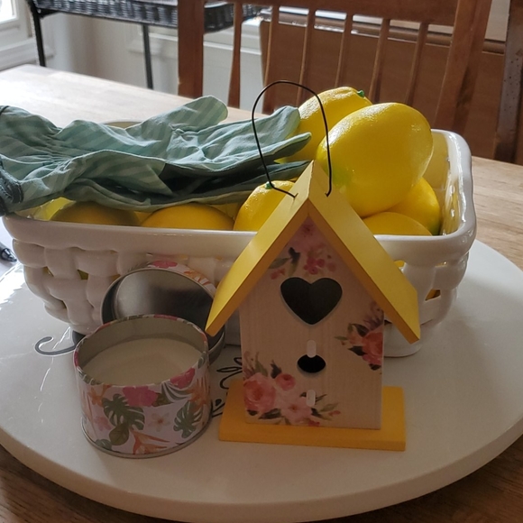 Meet your Posher, Lynn - Picture 2 of 2